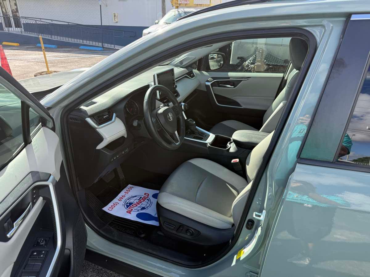 Toyota Rav4 Xle Premium Fwd - Thumbnail 12