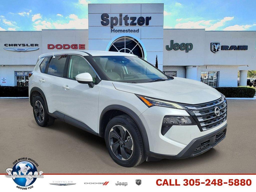 Nissan Rogue Sv Awd - Thumbnail 2