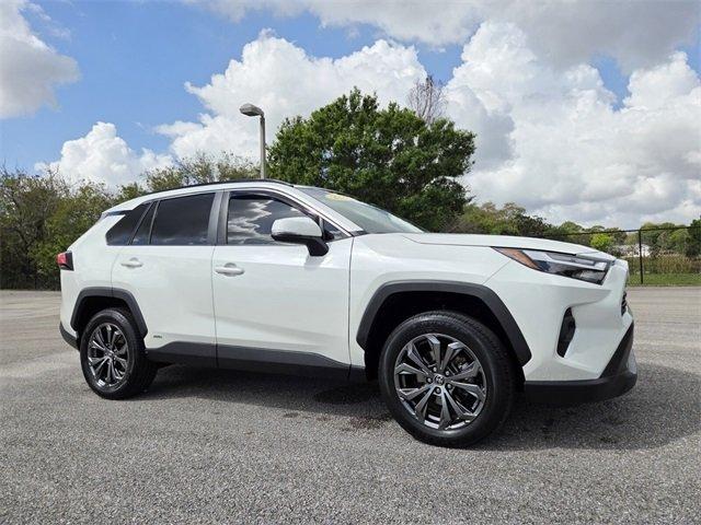 Toyota Rav4 Hybrid Xle - View 1