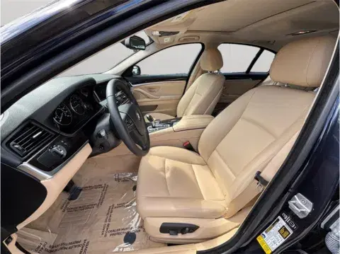 BMW 5 Series 528I Sedan 4D - Thumbnail 3