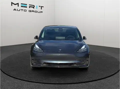 Tesla Model 3 Performance Sedan 4D - Thumbnail 4