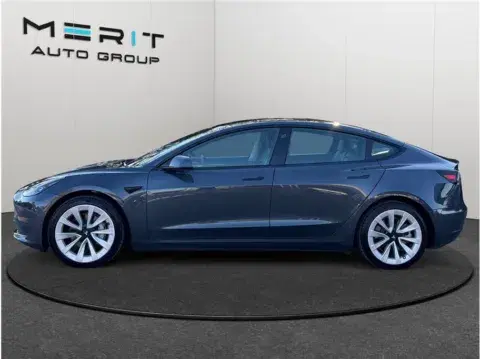 Tesla Model 3 Long Range Sedan 4D - Thumbnail 6