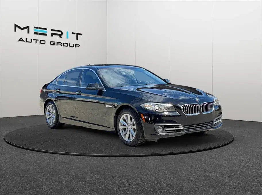 BMW 5 Series 528I Sedan 4D - Thumbnail 2