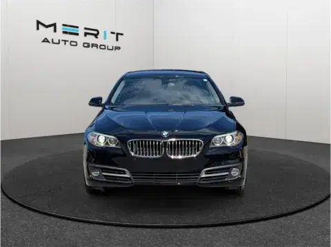 BMW 5 Series 528I Sedan 4D - Thumbnail 4