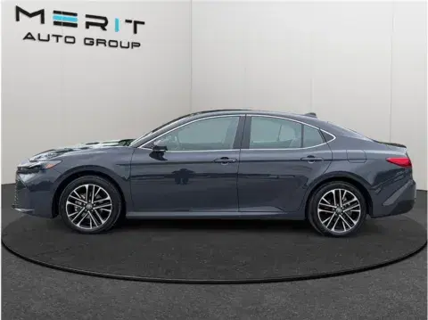 Toyota Camry Xle Sedan 4D - Thumbnail 6