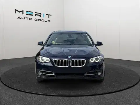 BMW 5 Series 528I Sedan 4D - Thumbnail 4