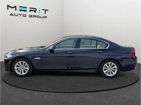 BMW 5 Series 528I Sedan 4D - Thumbnail 6
