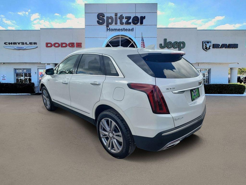 Cadillac Xt5 Premium Luxury With Navigation - Thumbnail 4