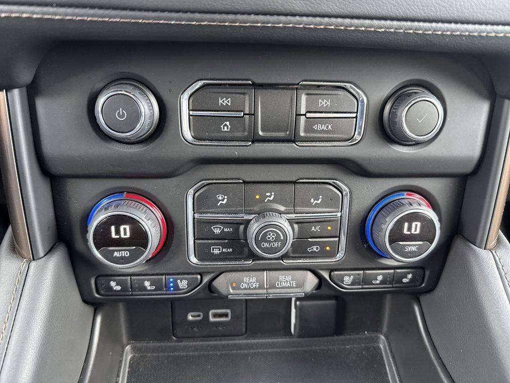 Chevrolet Tahoe High Country With Navigation - Thumbnail 19