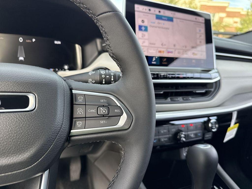 Jeep Compass Limited 4X4 - Thumbnail 16