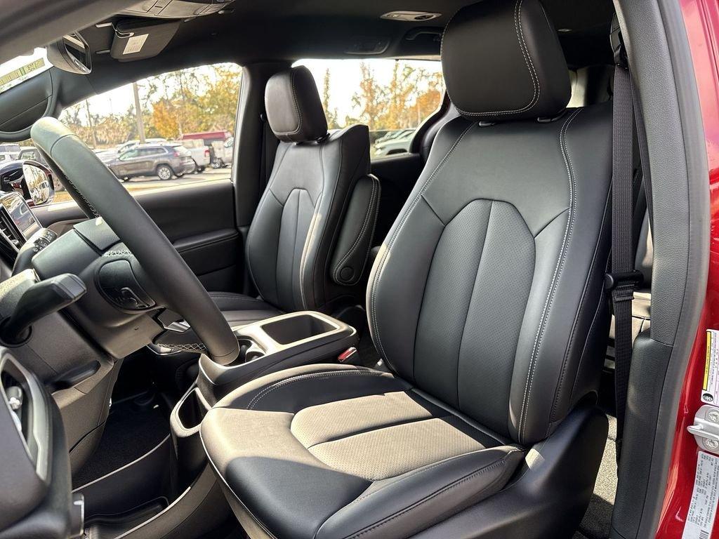 Chrysler Pacifica Select - Thumbnail 12