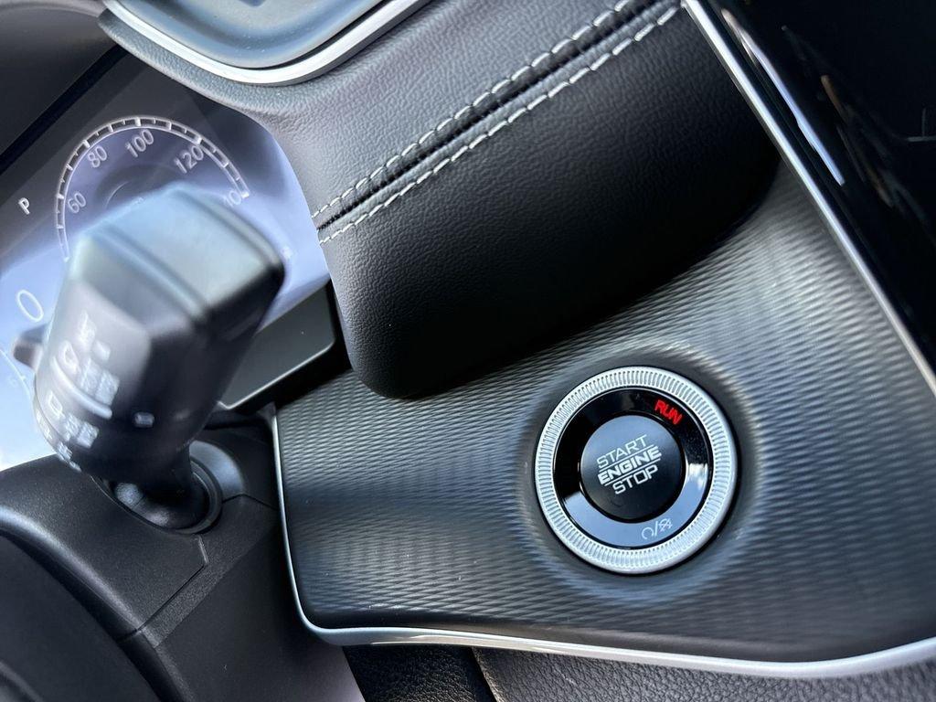 Jeep Grand Cherokee L Laredo X 4X4 - Thumbnail 19