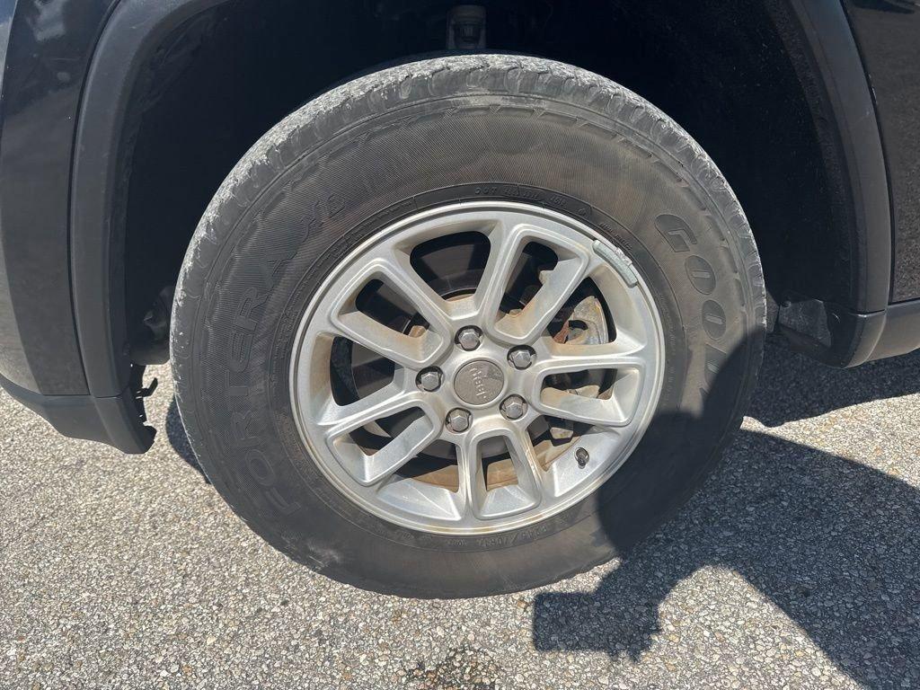 Jeep Grand Cherokee Laredo E 4Wd - Thumbnail 13