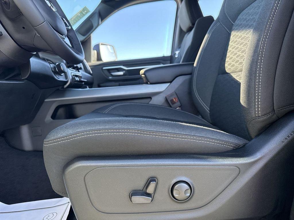 Ram 1500 Big Horn Crew Cab 4X4 5'7' Box - Thumbnail 12