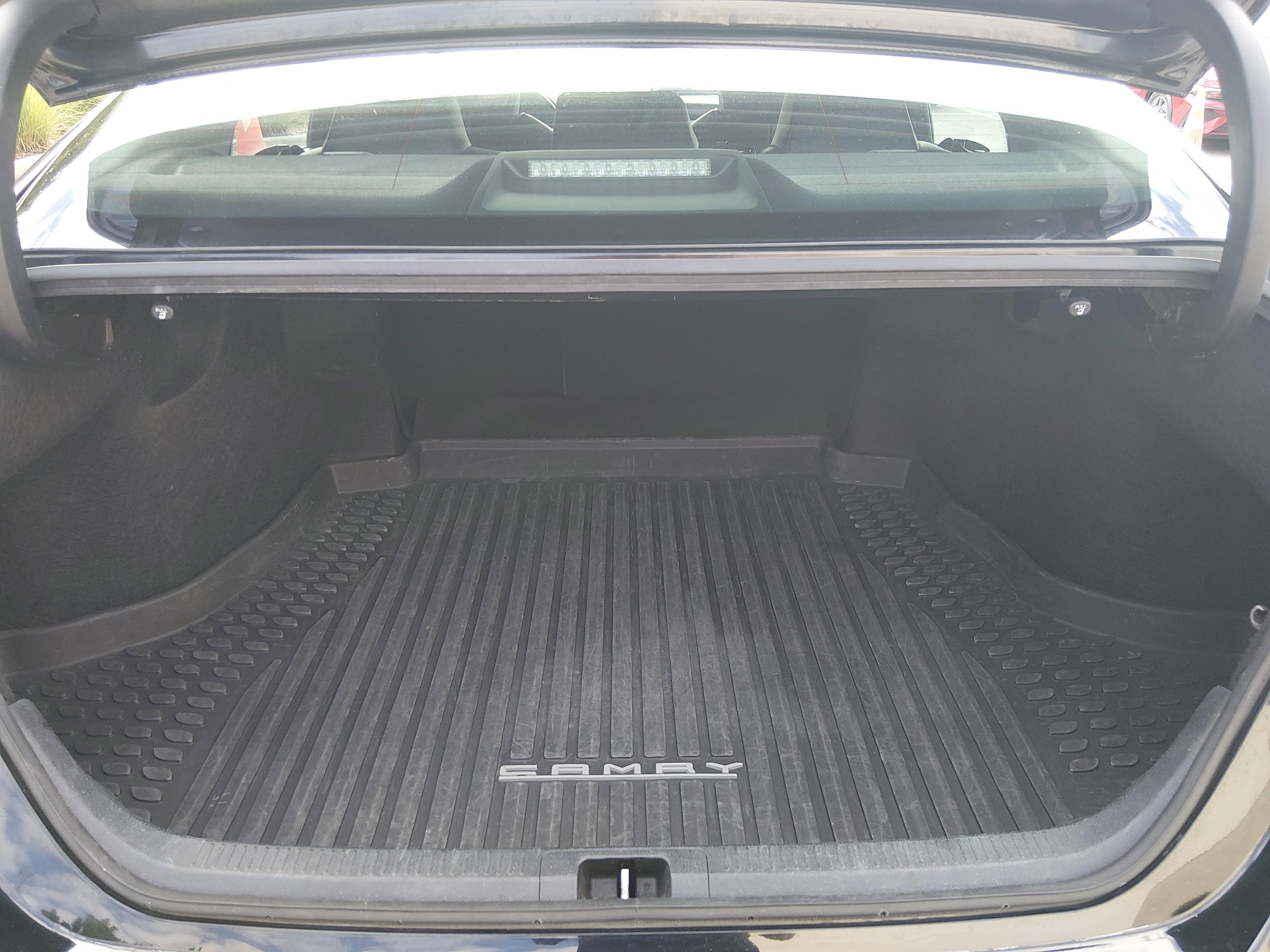 Toyota Camry Se Auto - Thumbnail 11