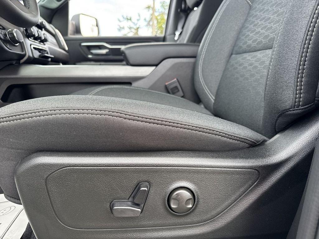 Ram 1500 Big Horn Crew Cab 4X4 5'7' Box - Thumbnail 15