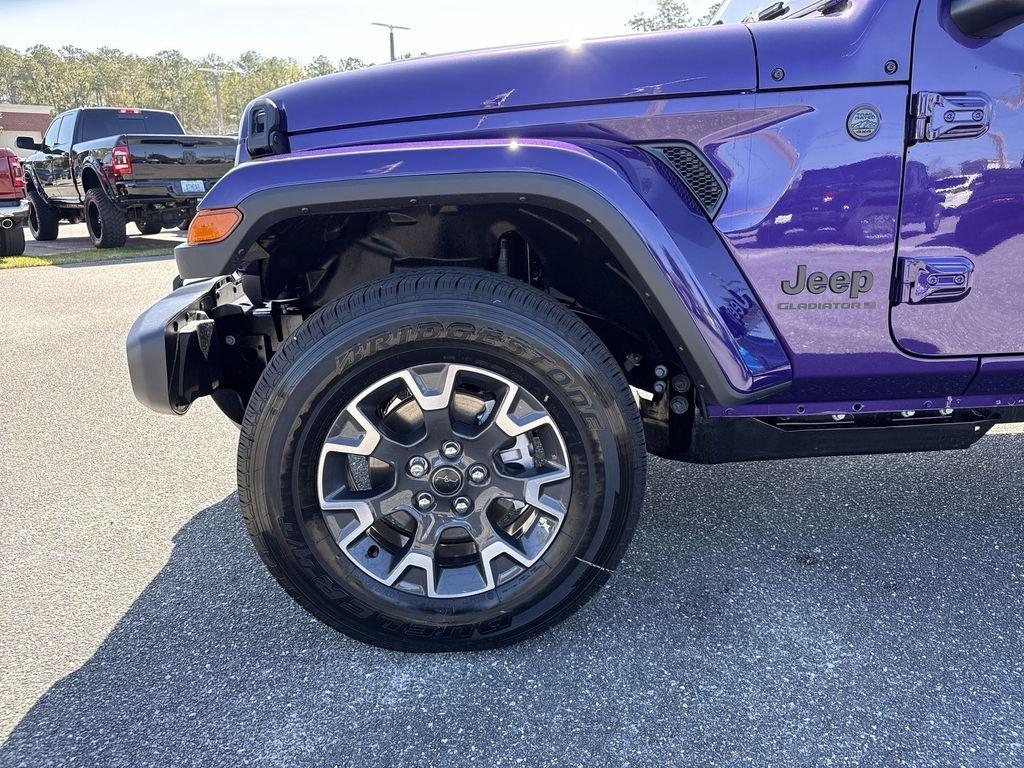 Jeep Gladiator Sahara 4X4 - Thumbnail 11