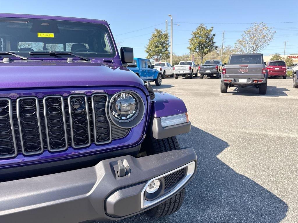 Jeep Gladiator Sahara 4X4 - Thumbnail 10