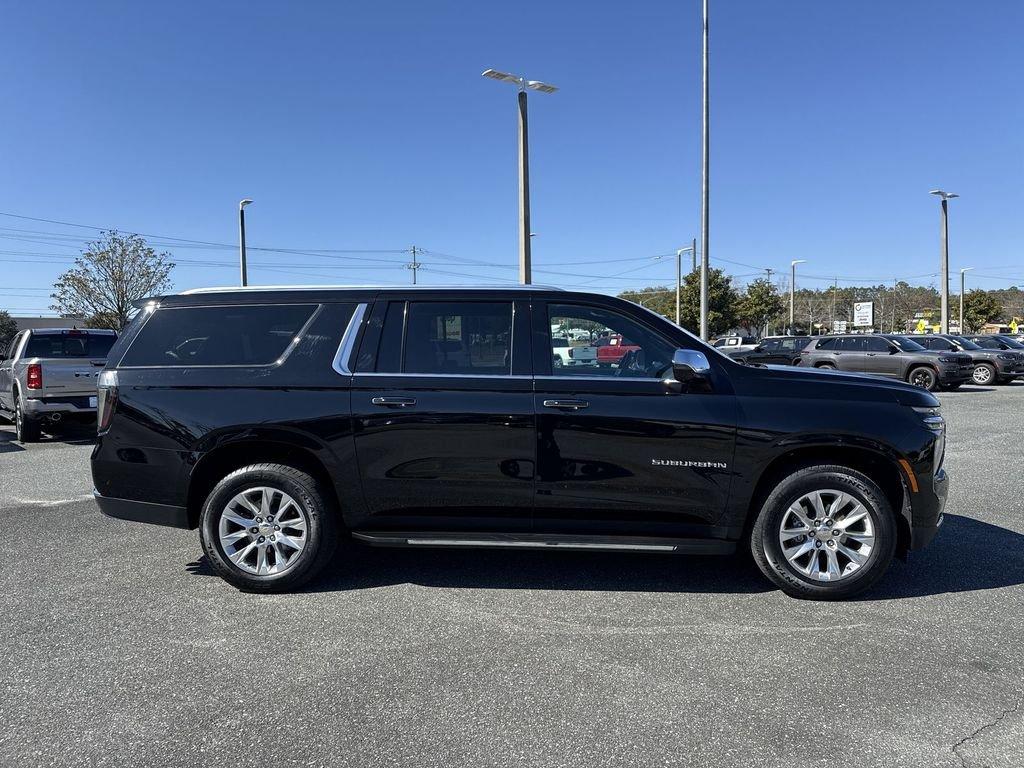 Chevrolet Suburban Premier - Thumbnail 3