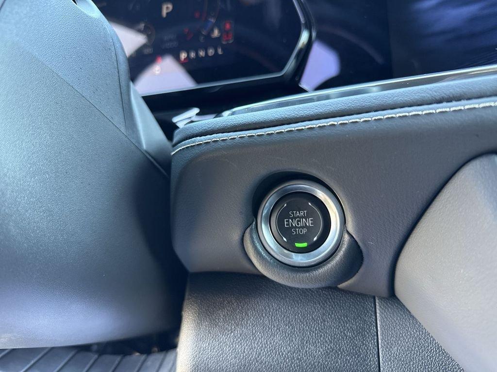 Chevrolet Suburban Premier - Thumbnail 17