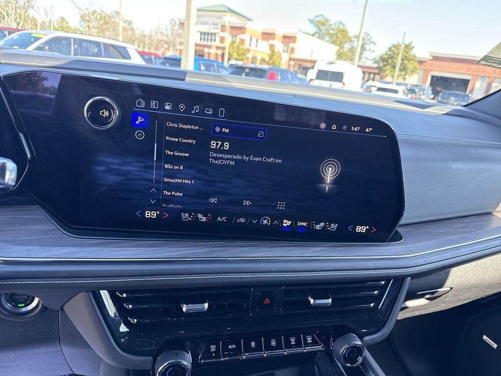 Chevrolet Suburban Premier - Thumbnail 20