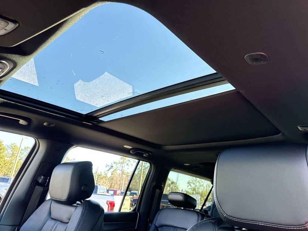 Jeep Grand Wagoneer L 4X4 - Thumbnail 16