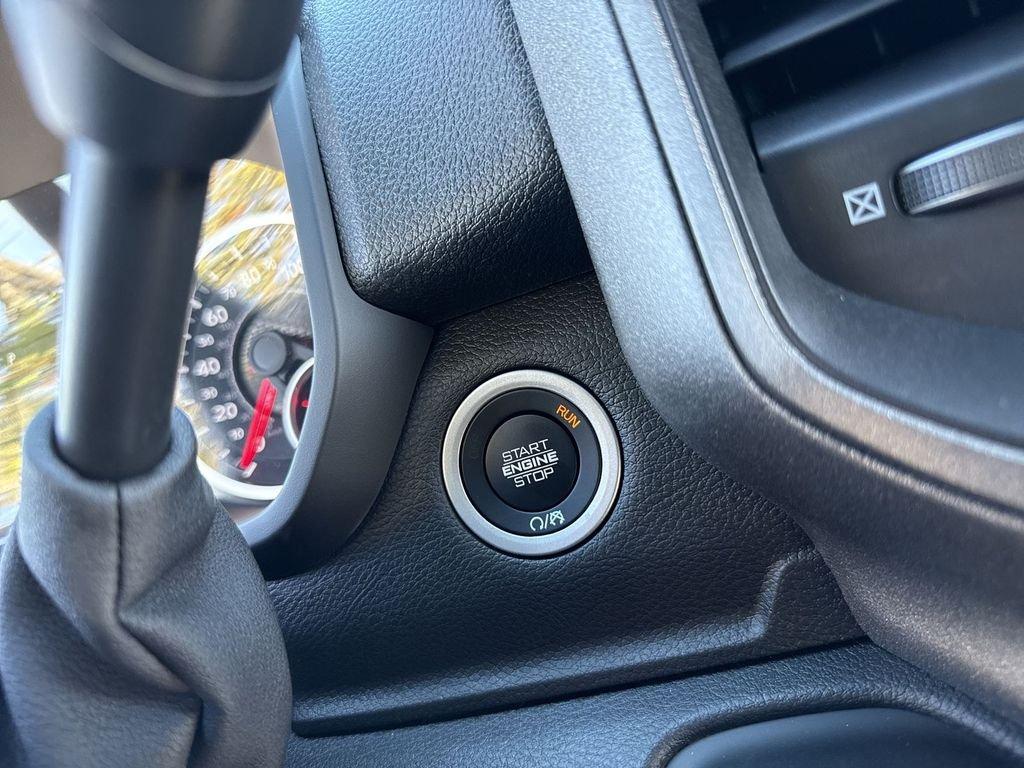 Ram 5500 Tradesman Chassis Crew Cab 4X4 60' Ca - Thumbnail 20