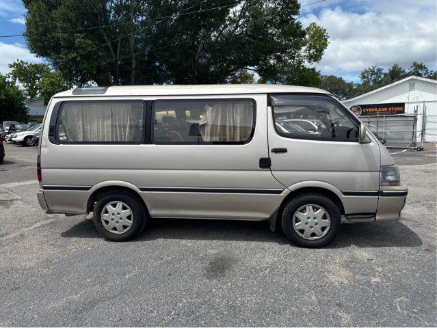 Toyota HIACE (JAPAN SIENNA) - Thumbnail 4