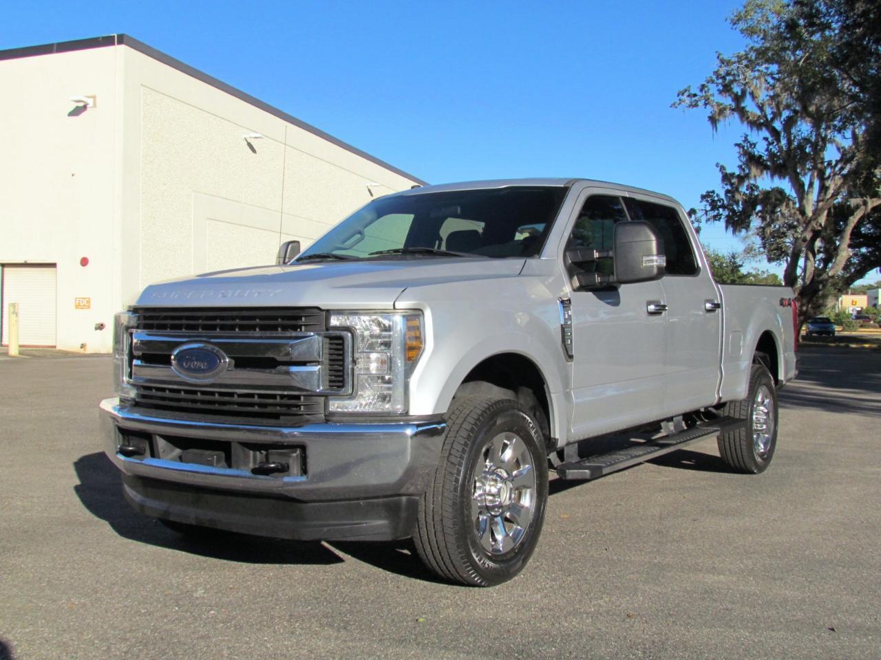 Ford F-250 Sdxlt Crew Cab 4Wd - Thumbnail 2