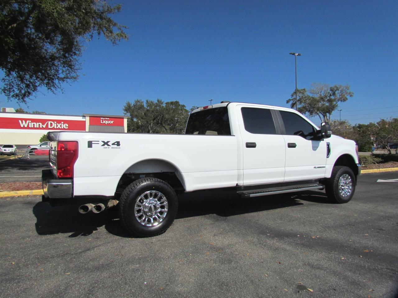 Ford F-350 Sdxl Crew Cab Long Bed 4Wd - Thumbnail 12