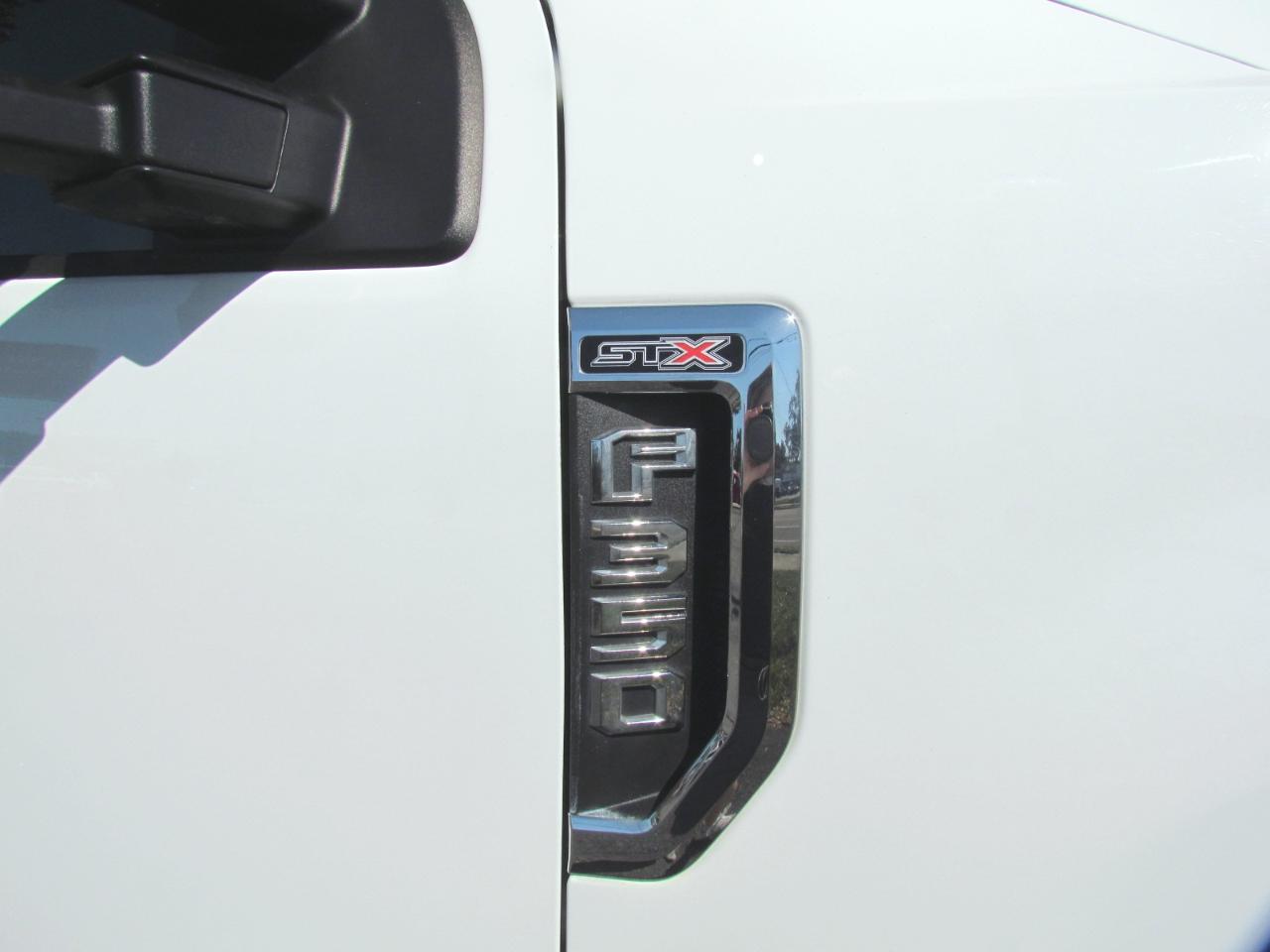 Ford F-350 Sdxl Crew Cab Long Bed 4Wd - Thumbnail 16