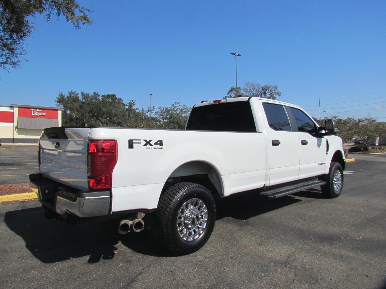 Ford F-350 Sdxl Crew Cab Long Bed 4Wd - Thumbnail 11