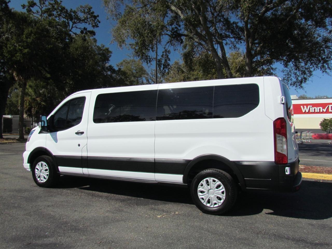 Ford Transit350 Wagon Low Roof Xlt W/Sliding Pass. 148-In. Wb - Thumbnail 8