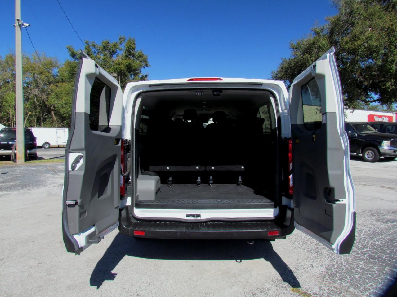 Ford Transit350 Wagon Low Roof Xlt W/Sliding Pass. 148-In. Wb - Thumbnail 17