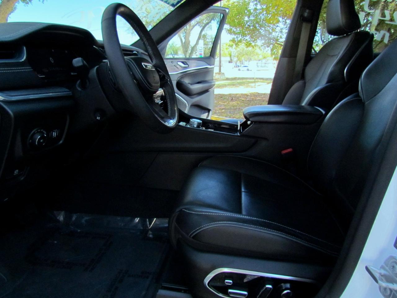 Jeep Grand Cherokeeoverland 4D Suv Rwd - Thumbnail 16