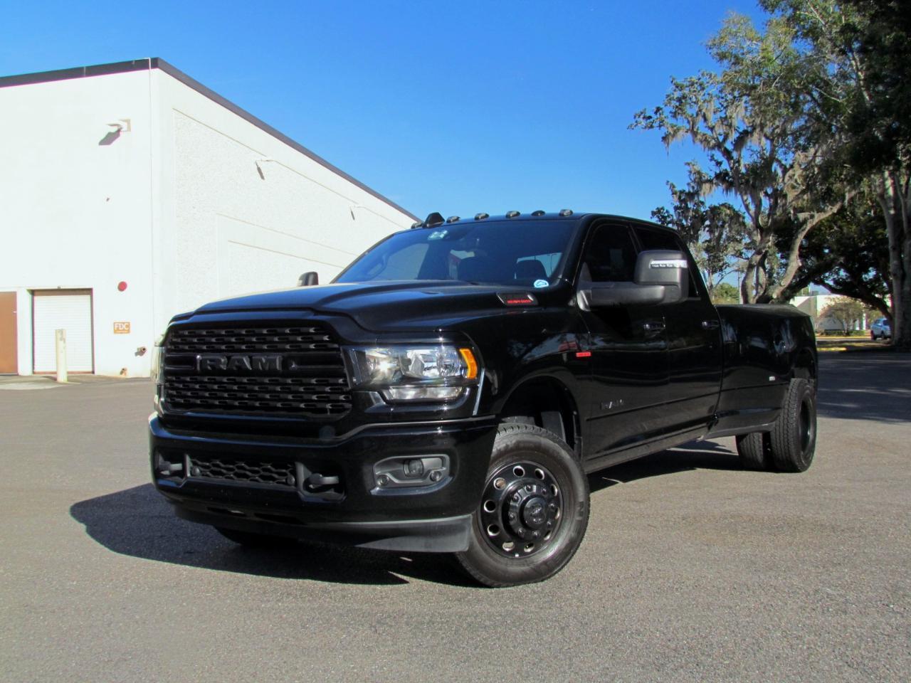 Ram 3500Big Horn Crew Cab Lwb 4Wd Drw - Thumbnail 3