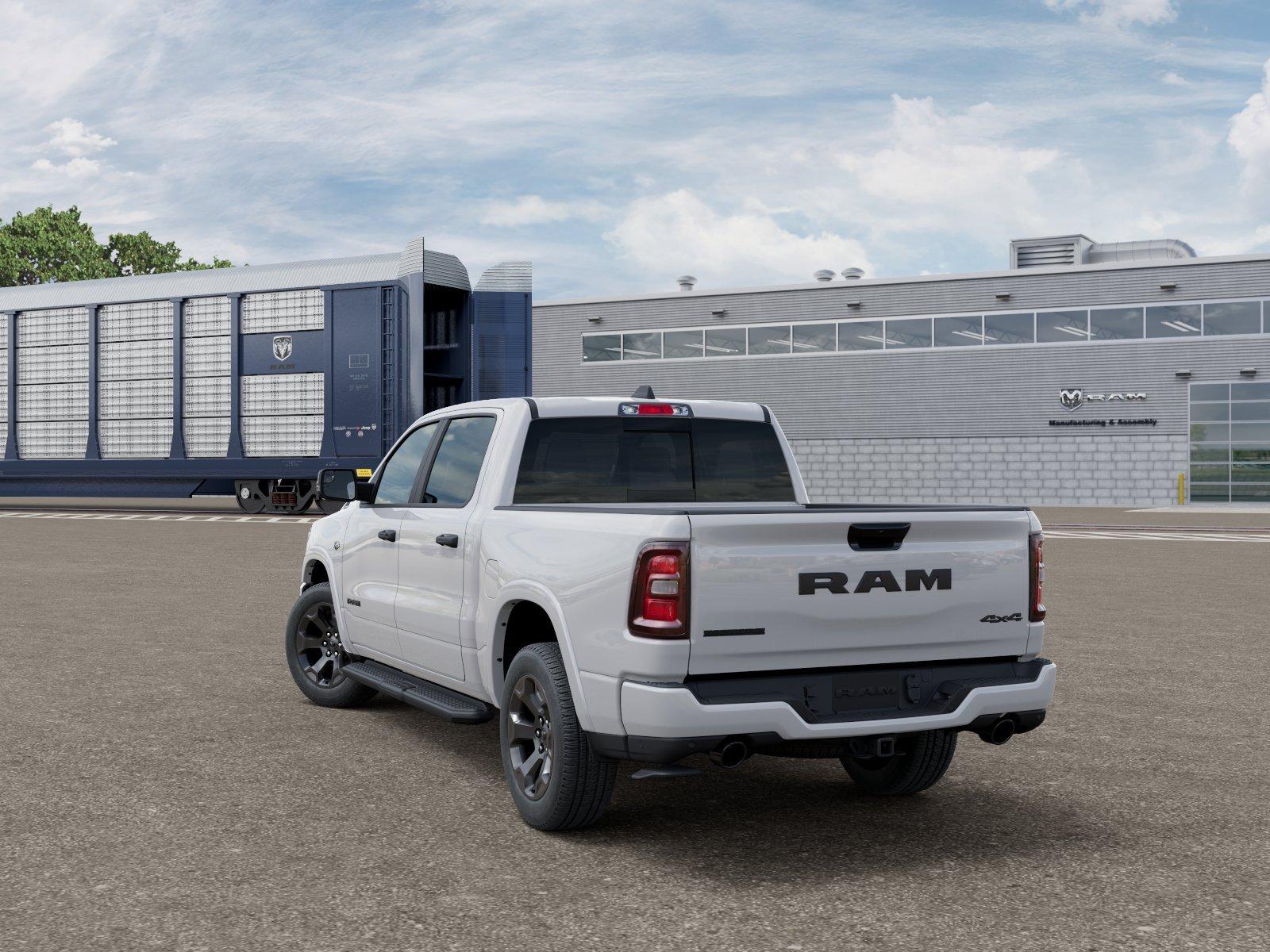 Ram 1500 Big Horn Crew Cab 4X4 5'7' Box - Thumbnail 4