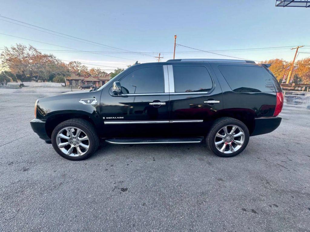 Cadillac Escalade - Thumbnail 14