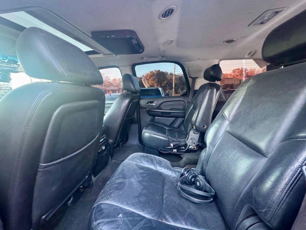 Cadillac Escalade - Thumbnail 19