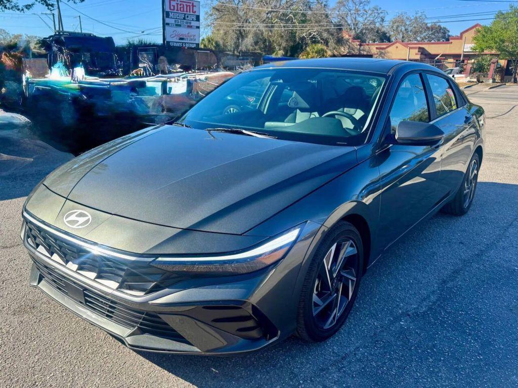 Hyundai Elantra Hybrid - Thumbnail 17