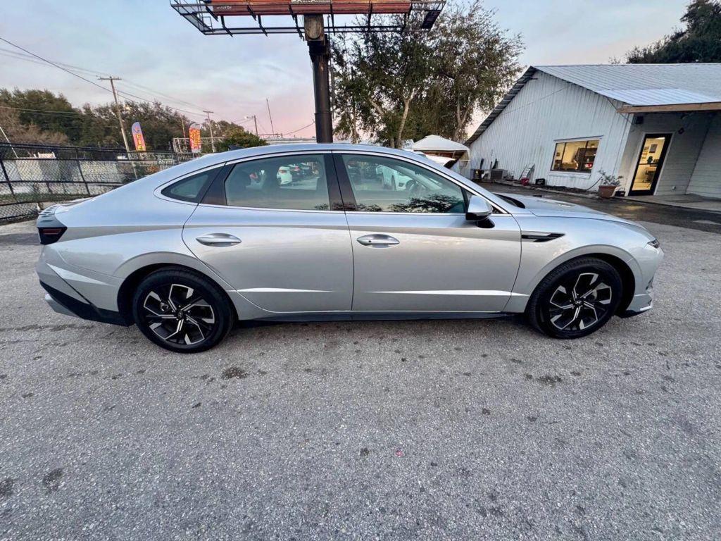 Hyundai Sonata - Thumbnail 20