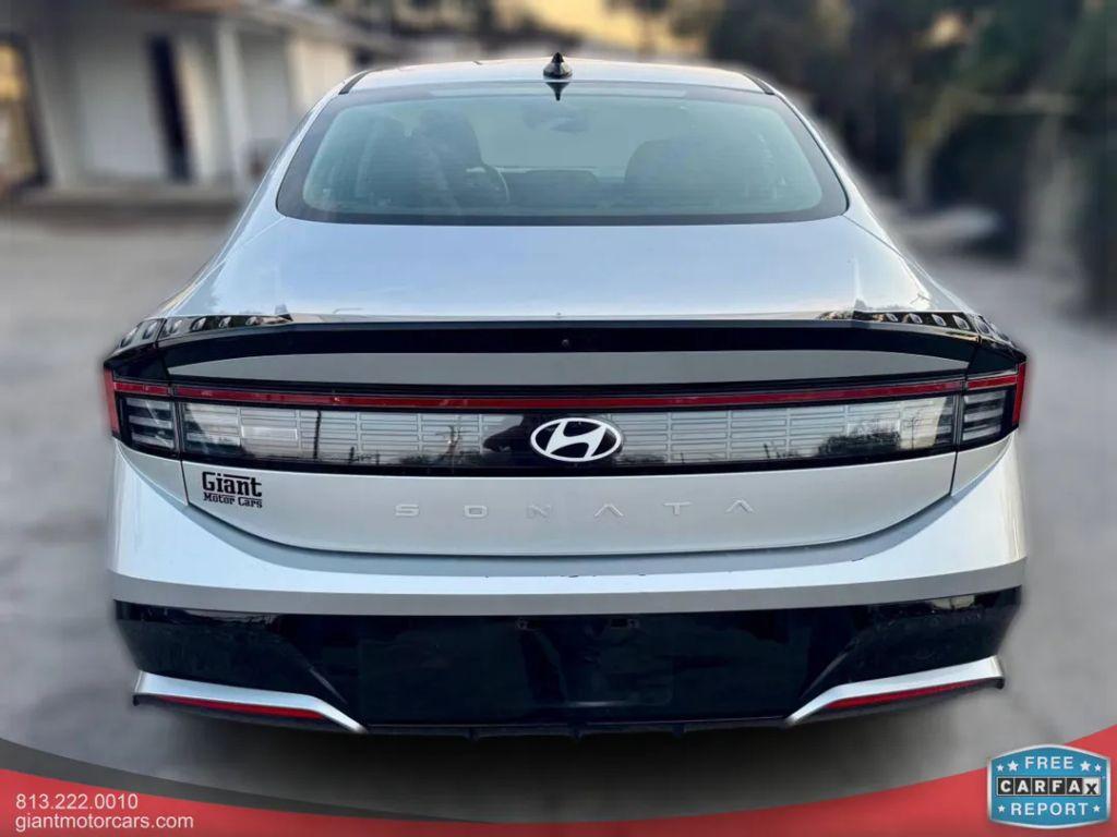 Hyundai Sonata - Thumbnail 12