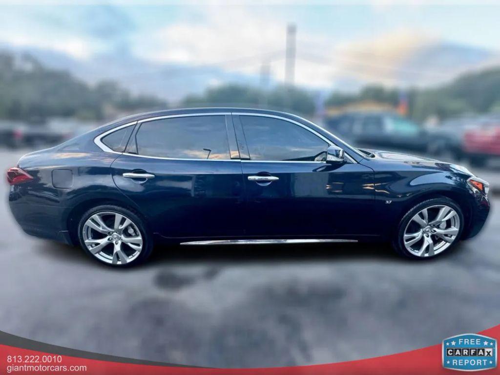 Infiniti Q70 - Thumbnail 10