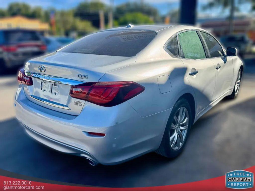 Infiniti Q70 - Thumbnail 11