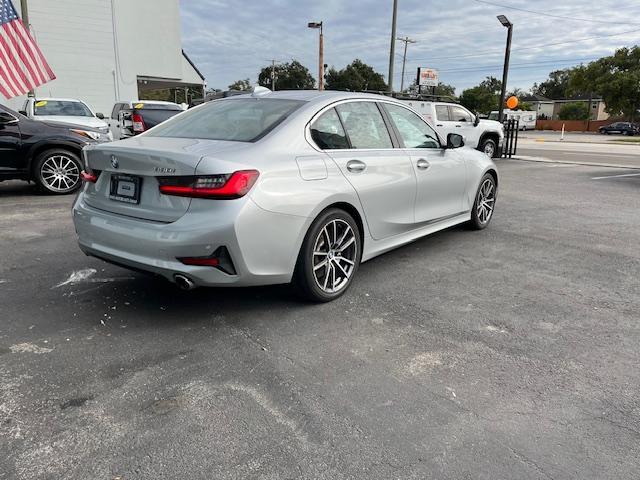 BMW 3-Series - Thumbnail 4