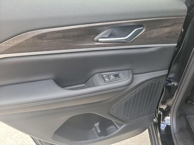 Jeep Grand Cherokee Laredo Altitude 4X4 - Thumbnail 10