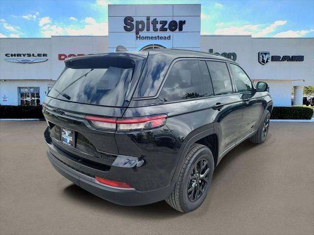 Jeep Grand Cherokee Laredo Altitude 4X4 - Thumbnail 3