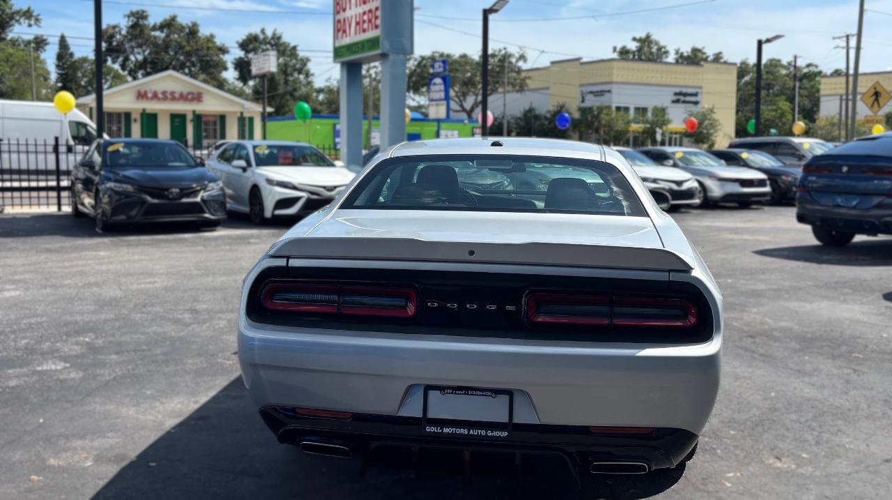 Dodge Challenger - Thumbnail 5