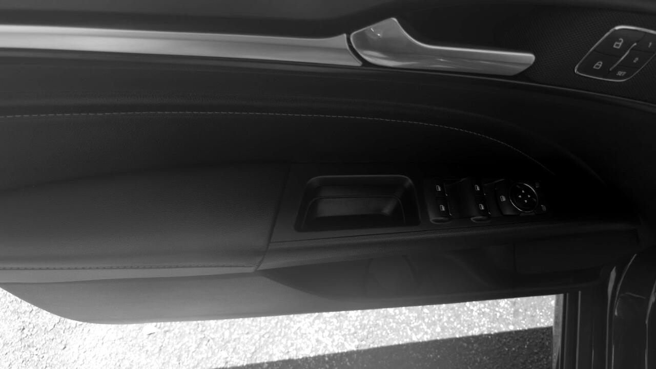 Ford Fusion - Thumbnail 13