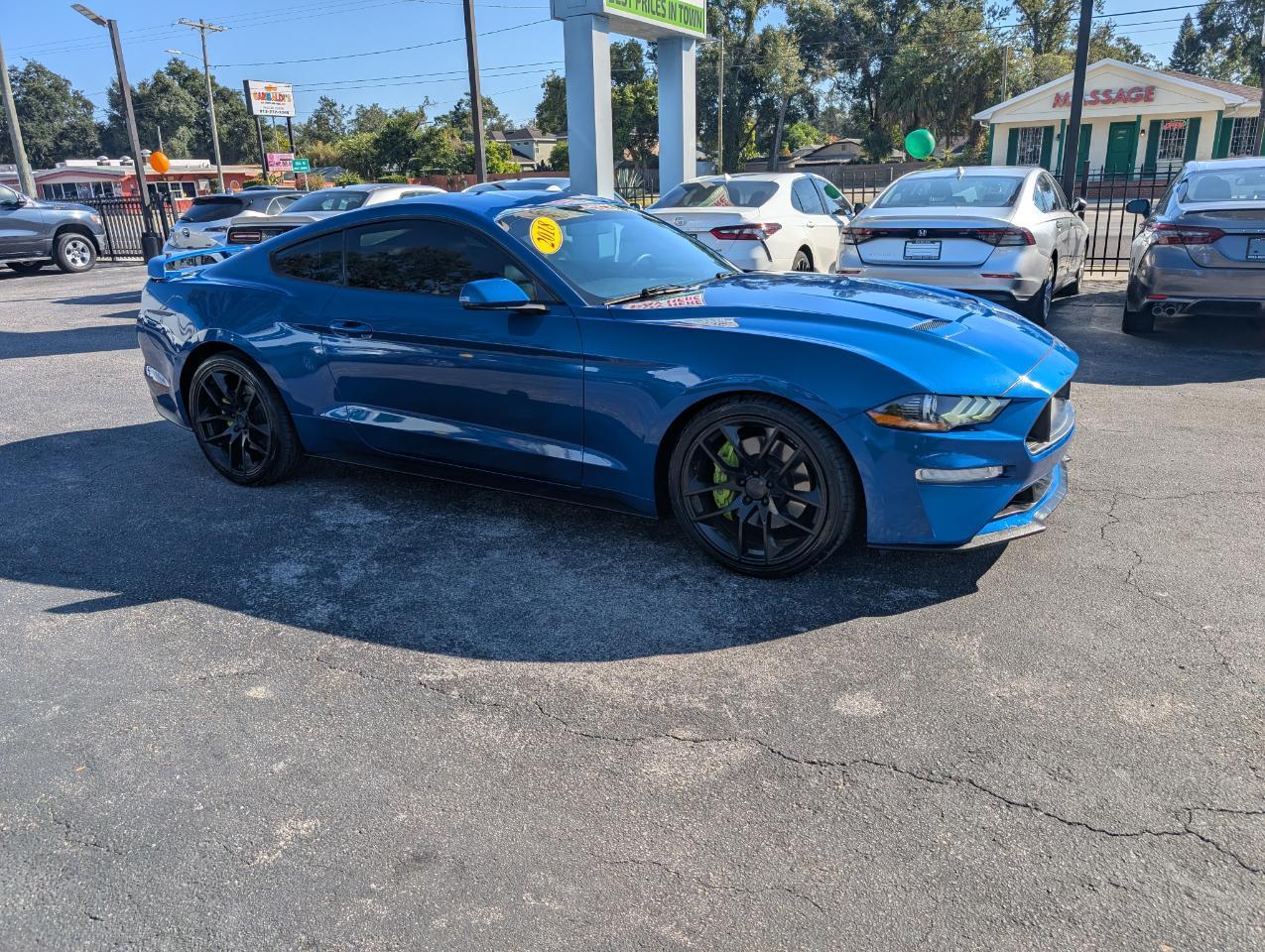 Ford Mustang - Thumbnail 4